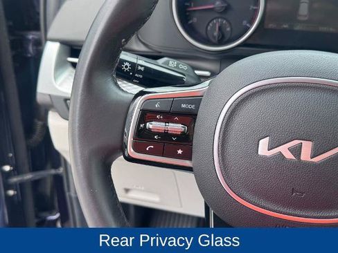 Used 2024 Kia Carnival LX FWD image 16
