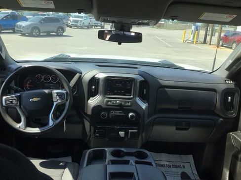 Used 2022 Chevrolet Silverado 2500 Custom w/ Custom Convenience Package AWD/4WD image 17