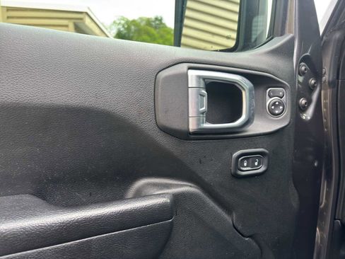 Used 2021 Jeep Wrangler Unlimited Sport image 9