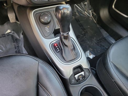 Used 2019 Jeep Compass Latitude w/ Cold Weather Group AWD/4WD image 22