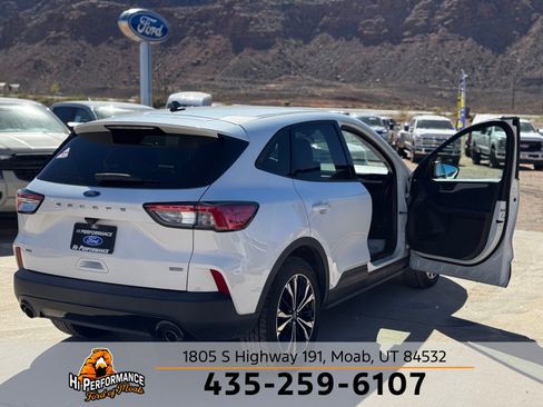 Used 2022 Ford Escape SE w/ SE Sport Appearance Package image 33