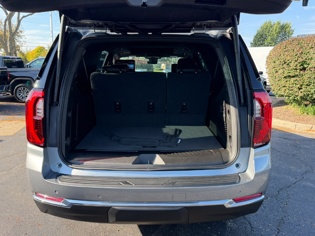 Certified 2026 GMC Yukon XL Elevation w/ Elevation Premium Package AWD/4WD image 9