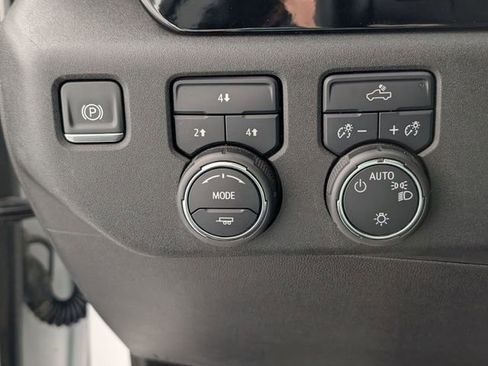 Used 2024 Chevrolet Silverado 2500 LT AWD/4WD image 14