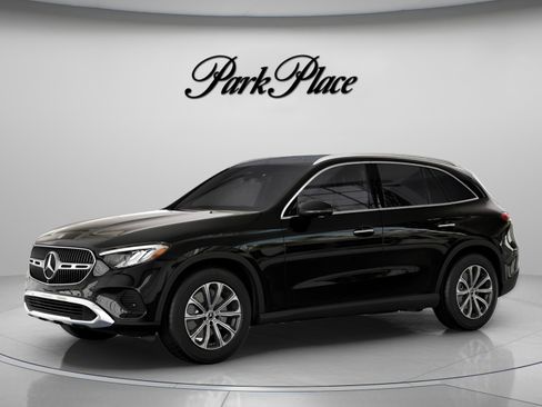 Certified 2026 Mercedes-Benz GLC 300 image 2
