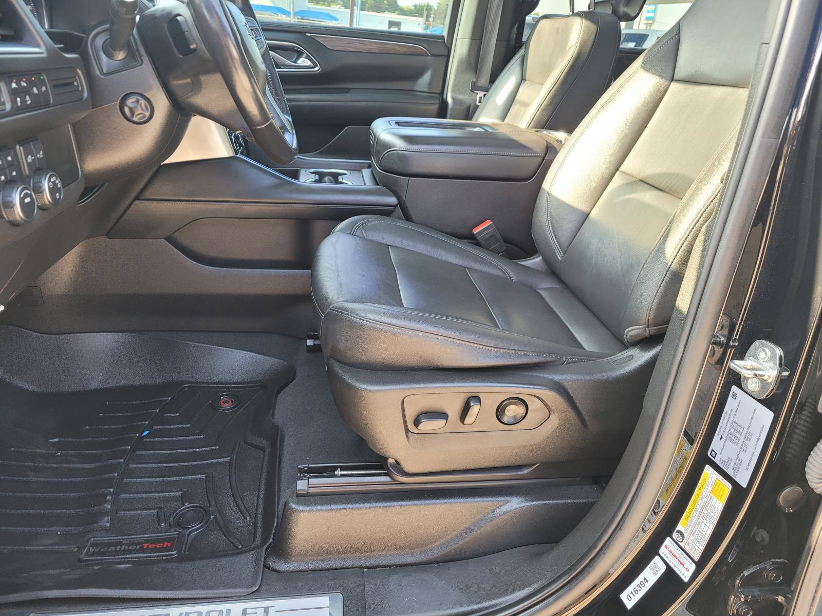 Used 2021 Chevrolet Suburban Z71 w/ Luxury Package AWD/4WD image 18