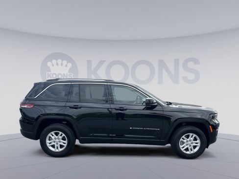 Used 2023 Jeep Grand Cherokee Laredo image 8