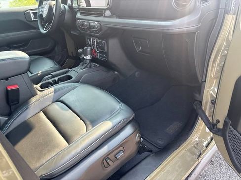 Used 2025 Jeep Wrangler Unlimited Rubicon 4xe AWD/4WD image 22