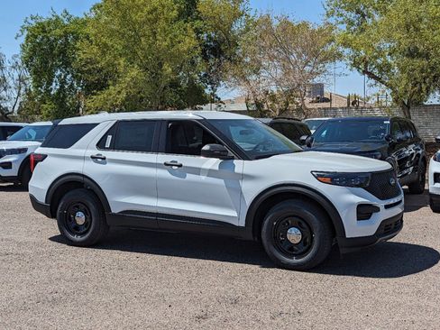 New 2025 Ford Explorer Base image 9