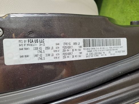 Used 2016 Chrysler Town & Country Limited image 33