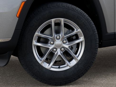 New 2025 Jeep Grand Cherokee L Laredo image 8