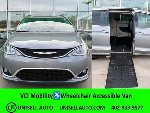 Used 2020 Chrysler Pacifica Touring-L image 1