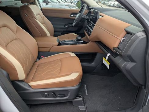 New 2026 Nissan Pathfinder Platinum w/ Accent Package AWD/4WD image 26