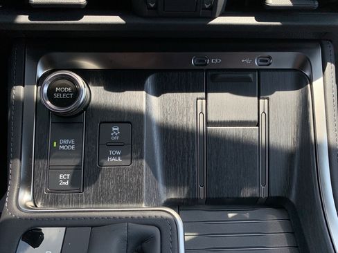 Certified 2026 Lexus GX 550 AWD/4WD image 29