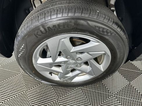 Used 2024 Hyundai Kona SE AWD/4WD image 9