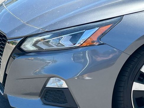 Used 2019 Nissan Altima 2.5 SR FWD image 11