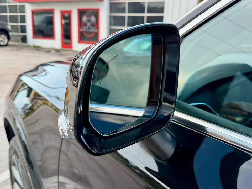 Used 2019 Volvo XC90 T5 Momentum w/ Multimedia Package FWD image 7