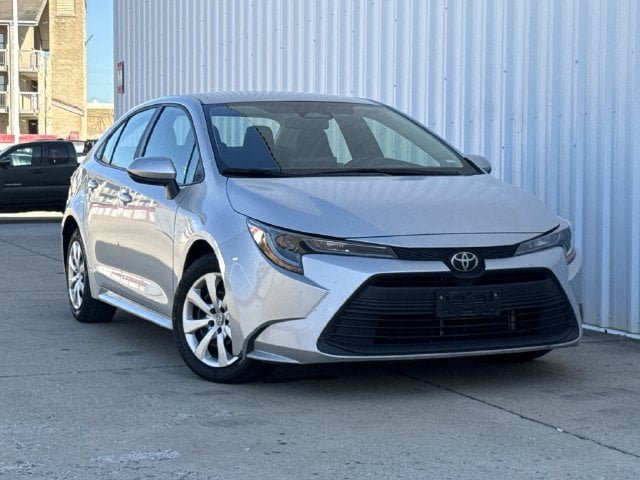 Used 2024 Toyota Corolla LE FWD image 2