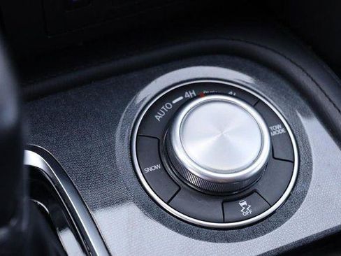 Used 2024 Nissan Armada SV AWD/4WD image 20