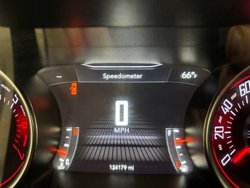Used 2019 Dodge Challenger R/T RWD image 17