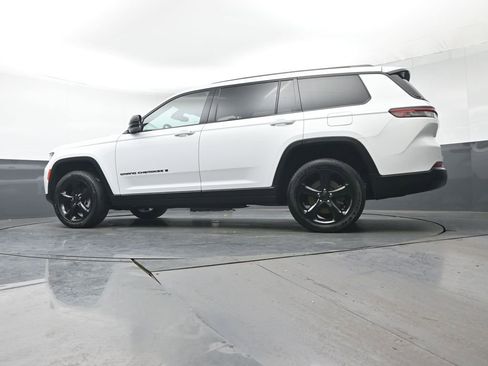 Used 2023 Jeep Grand Cherokee L Laredo image 25