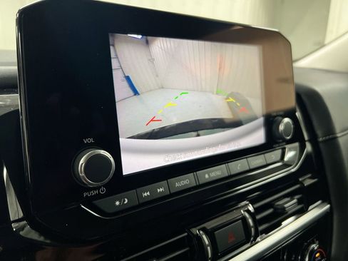 Used 2025 Nissan Pathfinder SV AWD/4WD image 15