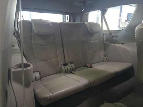 Used 2015 Cadillac Escalade ESV Luxury image 20