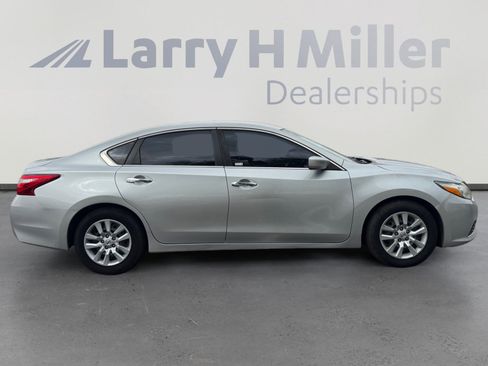 Used 2016 Nissan Altima 2.5 S w/ Power Driver Seat Package image 6