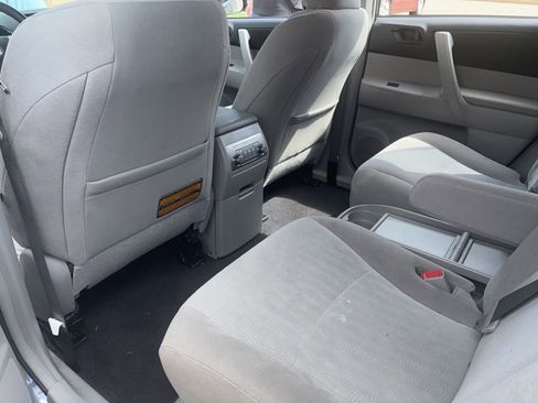 Used 2013 Toyota Highlander Plus image 11