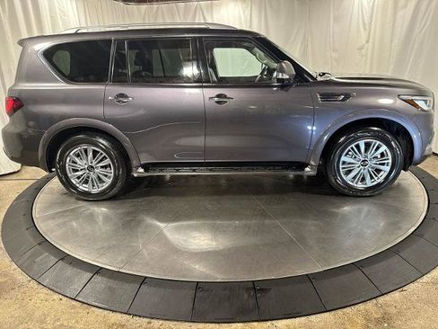 Certified 2024 INFINITI QX80 Luxe image 9