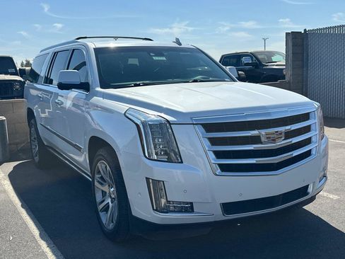 Used 2017 Cadillac Escalade ESV Premium Luxury AWD/4WD image 2