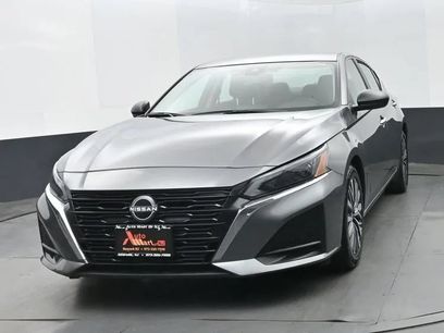Used 2025 Nissan Altima 2.5 SV