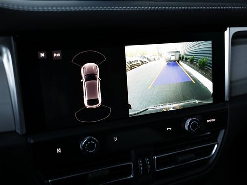 Used 2024 Porsche Macan GTS image 37