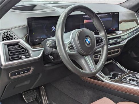 Used 2024 BMW X7 xDrive40i w/ M Sport Package AWD/4WD image 9