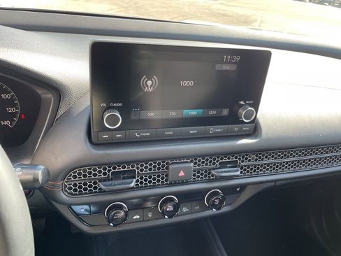 Used 2025 Honda HR-V Sport image 18