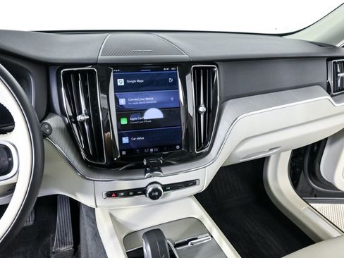 Certified 2023 Volvo XC60 B5 Plus w/ Climate Package FWD image 15