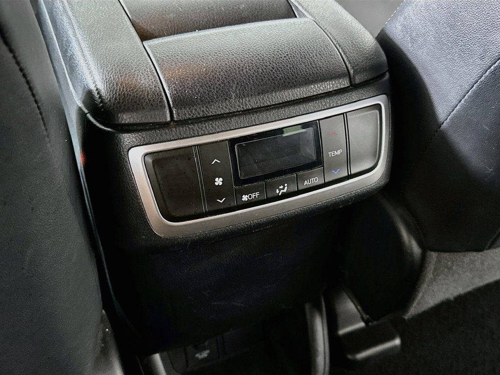 Used 2019 Toyota Highlander XLE FWD image 34