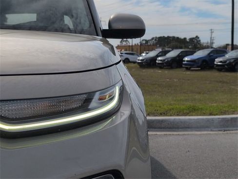 Used 2020 Kia Soul EX image 12