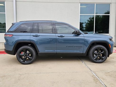 New 2026 Jeep Grand Cherokee Limited w/ Limited Altitude Package RWD image 2