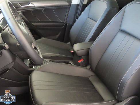 Certified 2023 Volkswagen Tiguan SE w/ Panoramic Sunroof Package FWD image 10