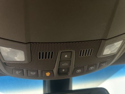 Used 2018 Lincoln MKX Reserve w/ Driver Assistance Package image 17