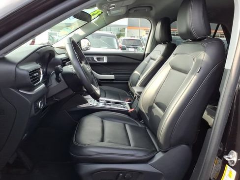 Certified 2023 Ford Explorer XLT w/ Equipment Group 202A AWD/4WD image 17