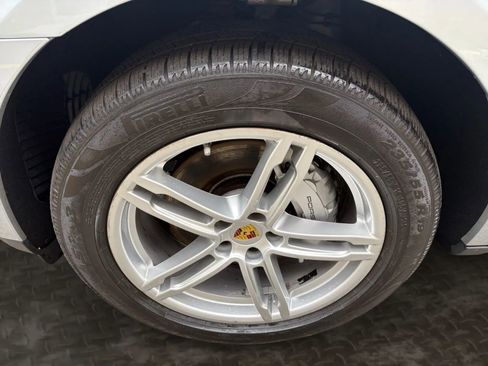 Used 2017 Porsche Macan S image 34