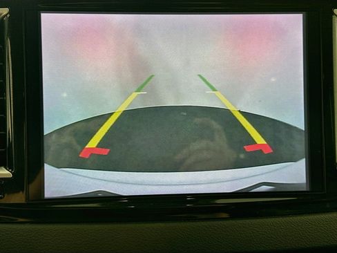 Used 2024 Chrysler Pacifica Touring-L FWD image 23