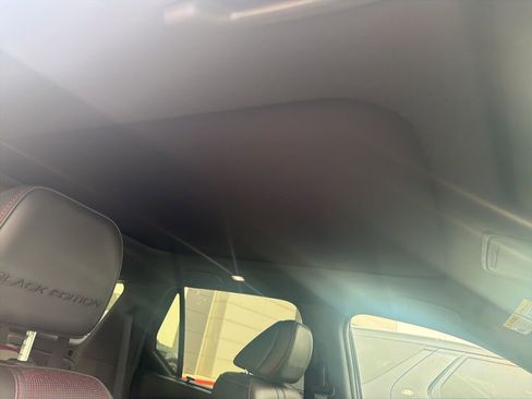 Used 2025 Honda Pilot Black Edition image 4