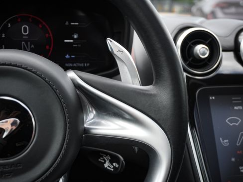 Used 2022 McLaren GT RWD image 23