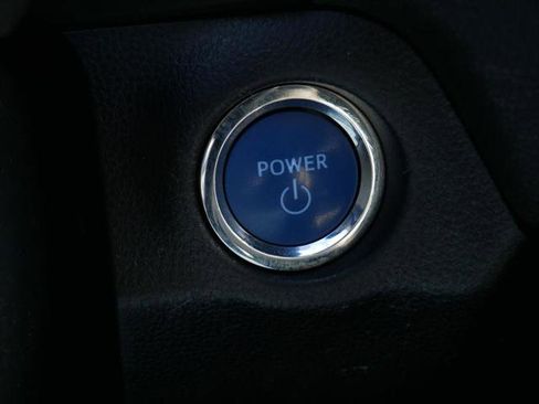 Certified 2020 Toyota RAV4 XLE w/ Convenience Package image 31