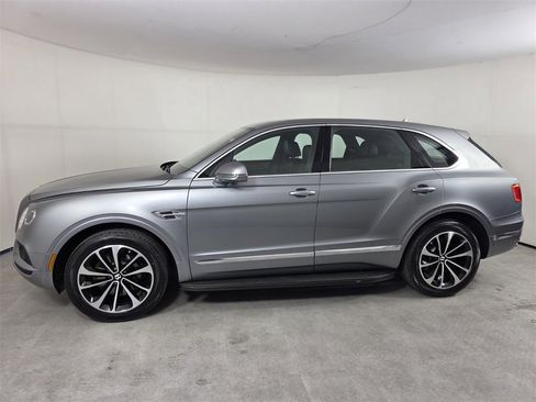 Used 2018 Bentley Bentayga image 7