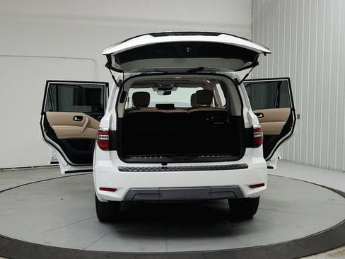 Used 2024 Nissan Armada Platinum w/ Captain's Chairs Package RWD image 15