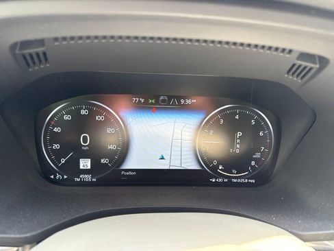 Used 2021 Volvo XC60 T5 Momentum w/ Premium Package FWD image 6