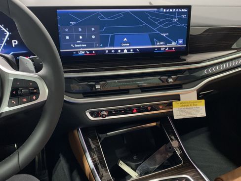 Used 2026 BMW X5 sDrive40i w/ M Sport Package image 19